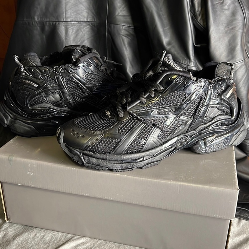 Balenciaga runner